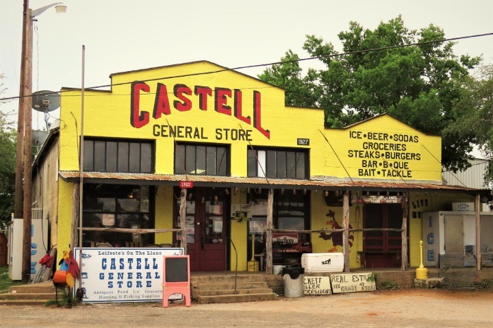 Castell General Store exterior