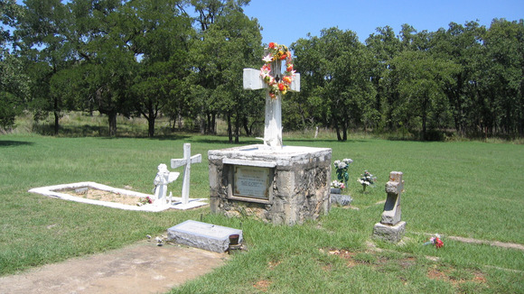 Photograph of historic headstone for Mr. Rendon in McNeil Cemetery