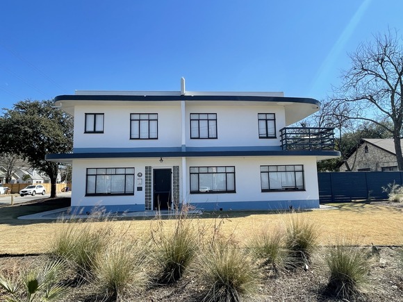 White streamline moderne architecture home