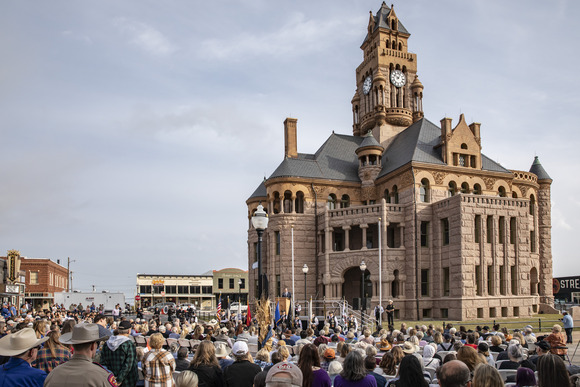 Crowd in front of Texas courthouse ceremony