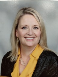 Elizabeth SoRelle Headshot