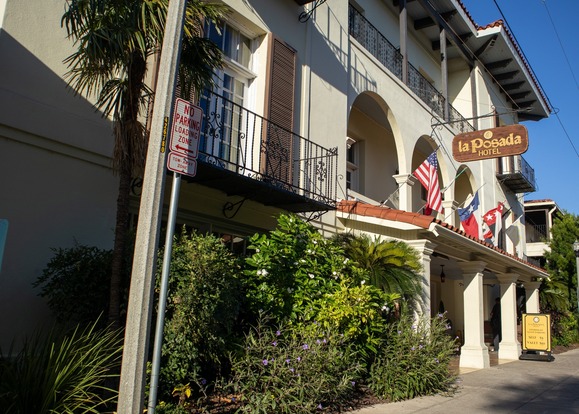 La Posada Hotel exterior 