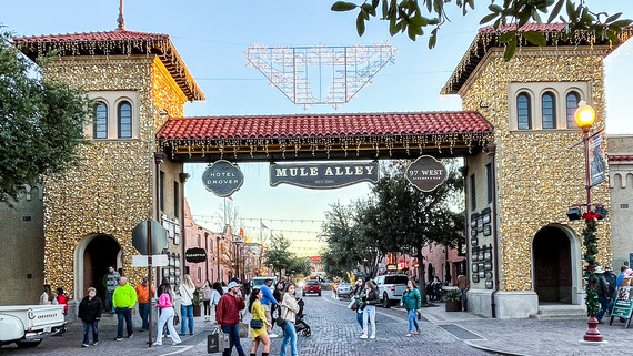 Stockyards Orange Line Holiday