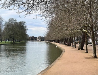 The Embankment river