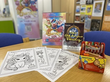 Colouring sheets and felt tip pens