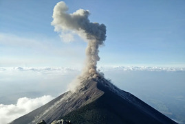Volcanic eruption. © Gary Saldana, Unsplash
