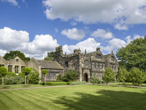 NT East Riddlesden Hall