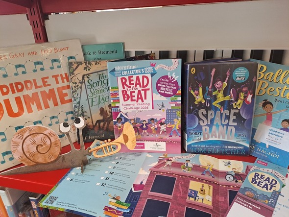 books and summer reading challenge materials