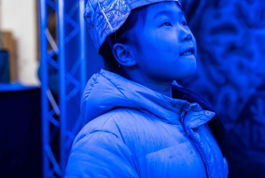 child participating in sensing the brain workshop