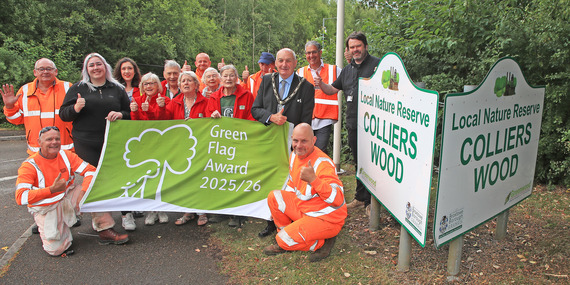 Broxtowe Mayor with Environment Team and Friends of Colliers Wood