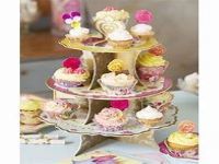 Cup cakes on cake stand