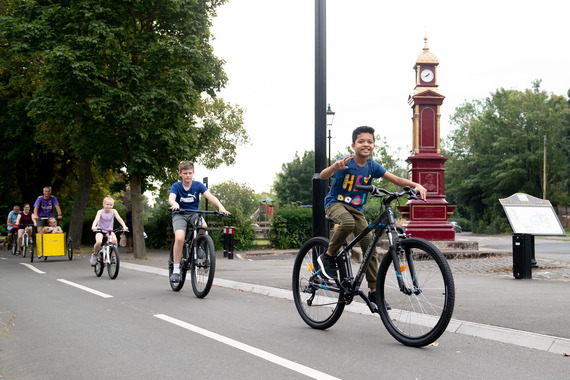 Child_cycle_training_Levi_clock_Stoke_Green