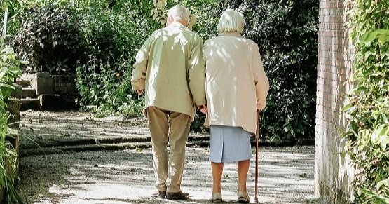 dhsc elderly couple image