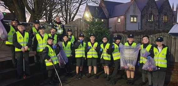 Fairfield School mini police litterpick