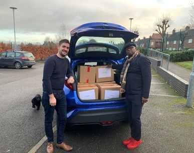 Freemasons delivering hampers