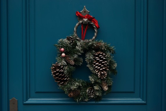 festive door wreath