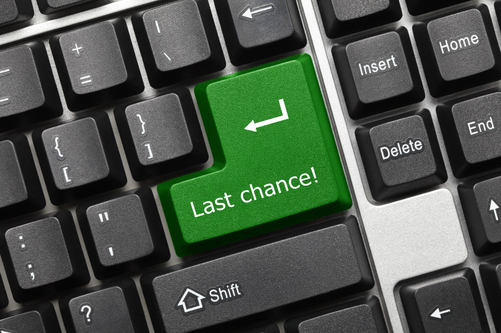 Green last chance key on computer keyboard