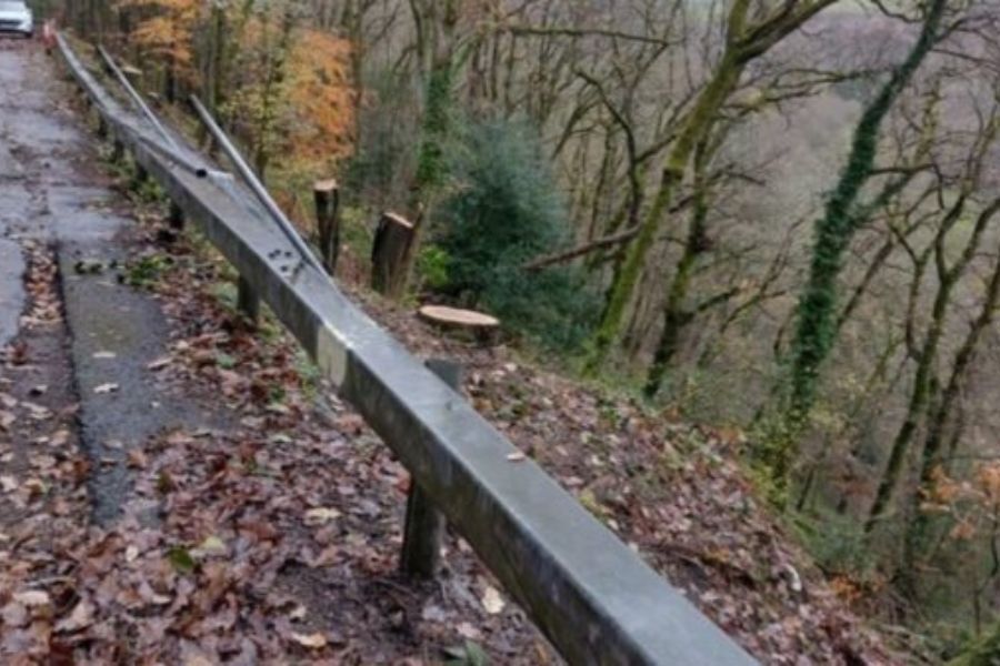 Damaged section of the B3212