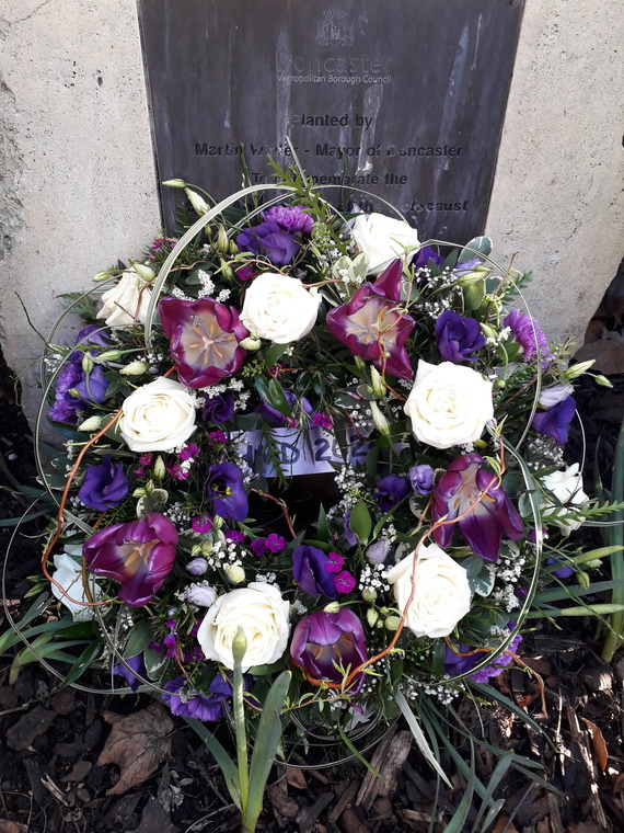 HMD Wreath