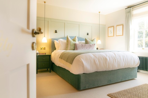 Double bedroom at Blue Pigeons, Worth