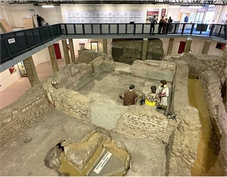 roman painted house