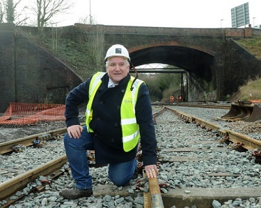 leader of the council visiting the VLR site 