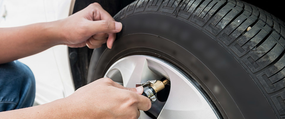 Correcting tyre pressure on a car