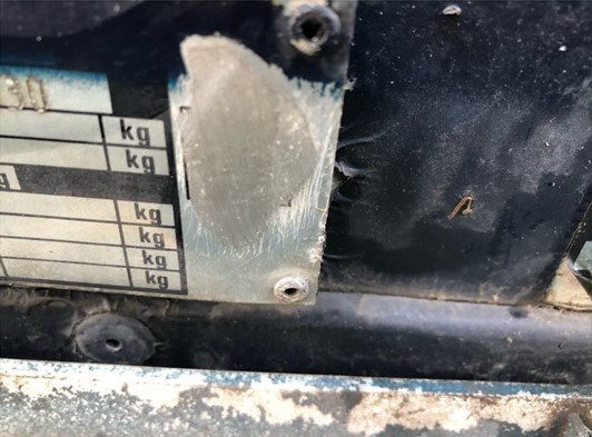 Emissions tampering plate