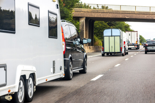 Trailer_accreditation_scheme_image_caraven_being_towed
