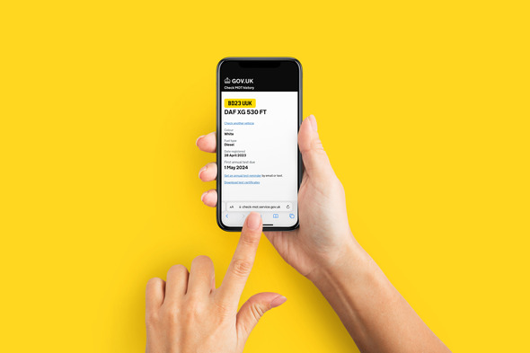 The MOT history checker on a mobile phone screen
