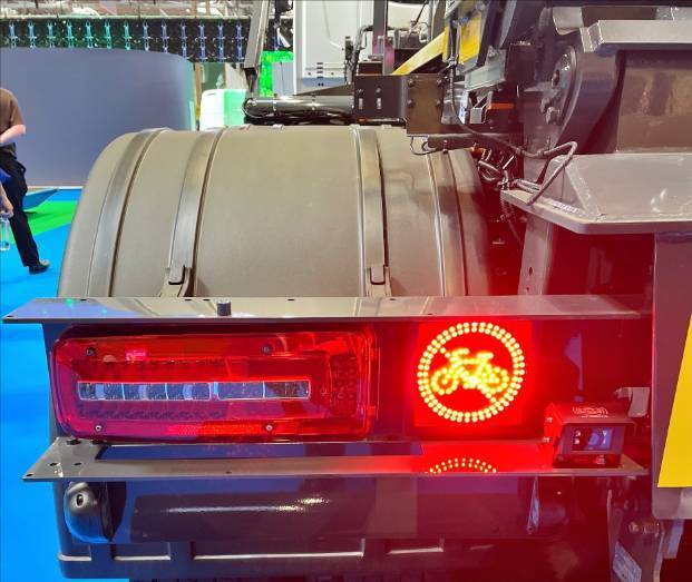 Aftermarket vulnerable road users lighting