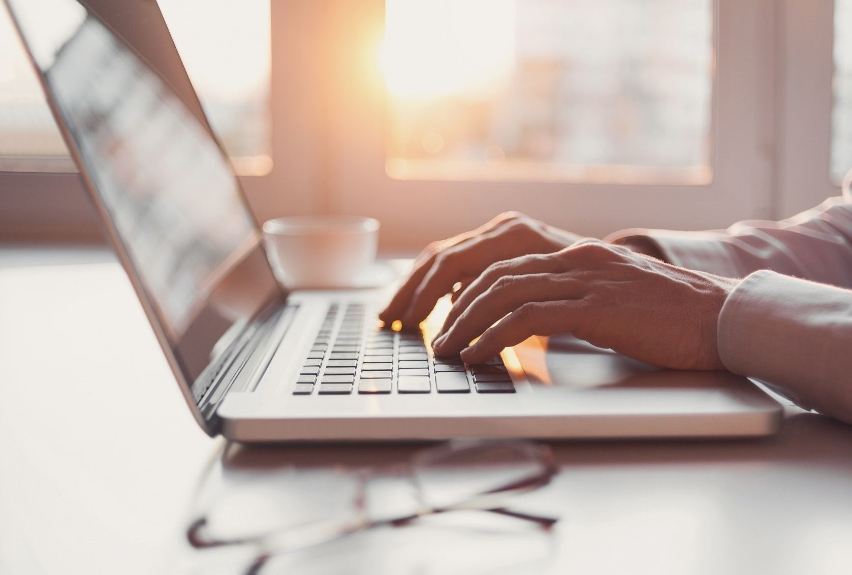 null woman using laptop