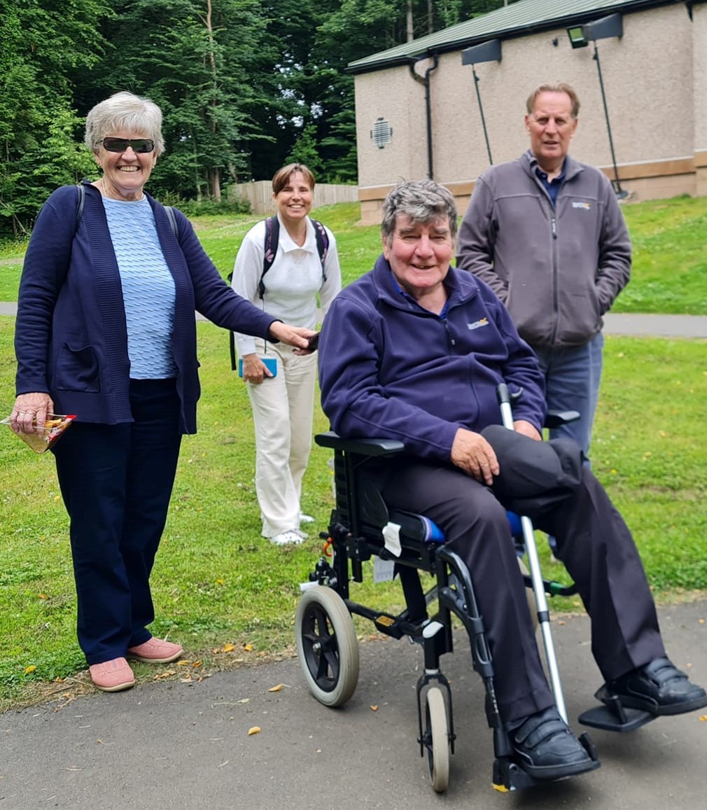 null Group of volunteers at no-one dies alone