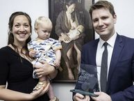 BP Portrait winner Benjamin Sullivan with his wife Virginia and her daugther Edith (c) Jorge Herrera