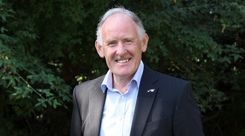 Portrait photo of Mark Williams