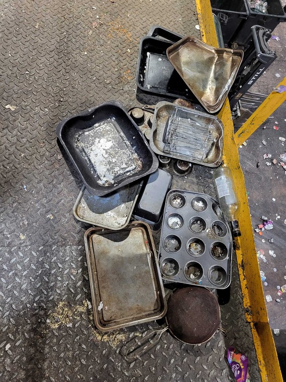 Metal trays for recycling 