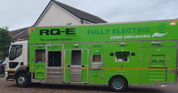 Electric recycling vehicle