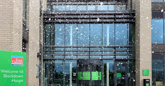 Snow falls in front of Blackdown House