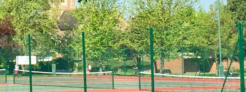 Tennis courts in Weybridge