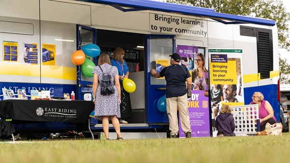 Mobile Learning Bus_cropped