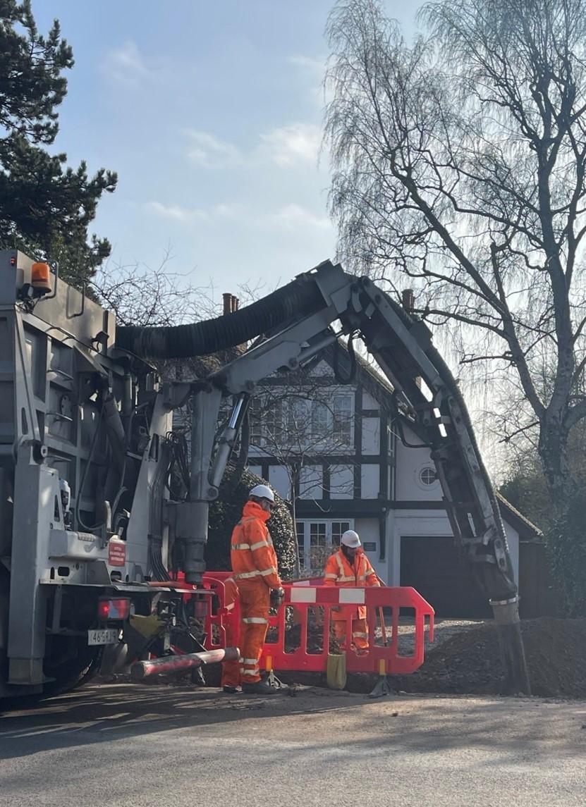 Image showing use of vacuum excavator at Oak Tree Avenue