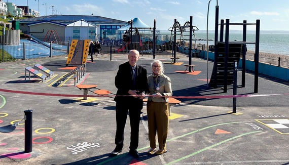 Lee new playpark opening