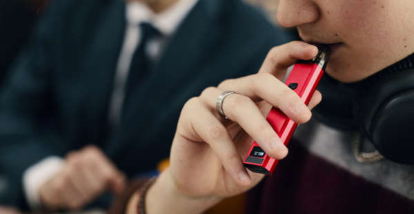 Illegal vapes schoolchildren