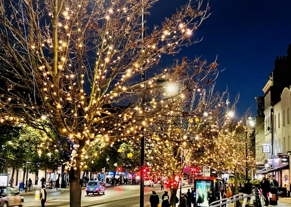 Upper Street Christmas lights 2022