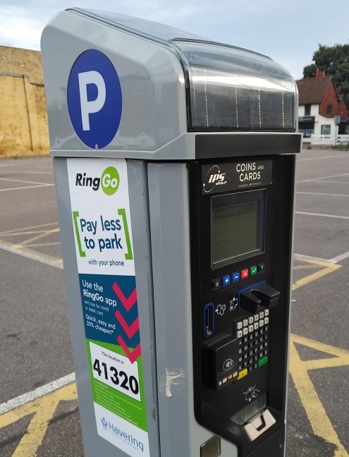 Parking meter with Ring Go signage Sep 2020