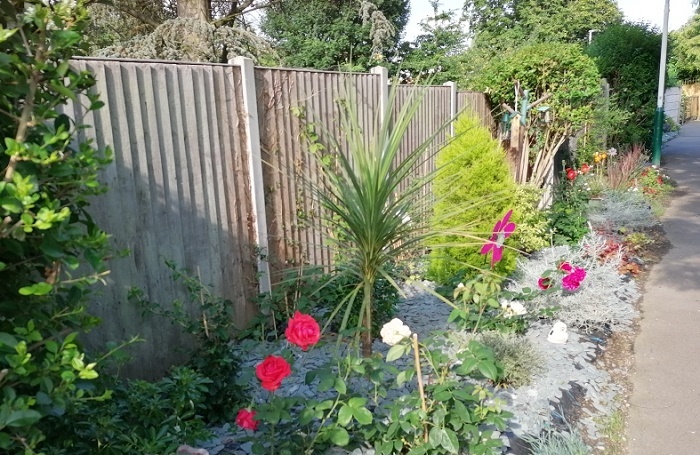 Gidea Park alleyway 2