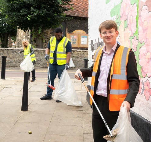 Leader at clean up in Rainham July 2021