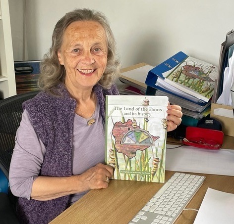 Sue Smith and her Land of the Fanns book June 2022