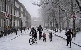 Cycling in the snow