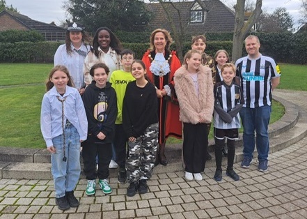 Mayor visits Parsonage Farm school